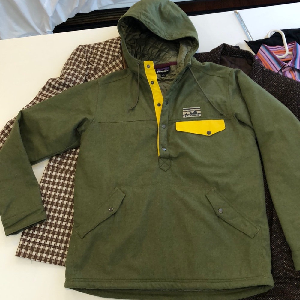 Patagonia Mens Hooded Wool Pullover, Green with Yellow Accents, Size Medium